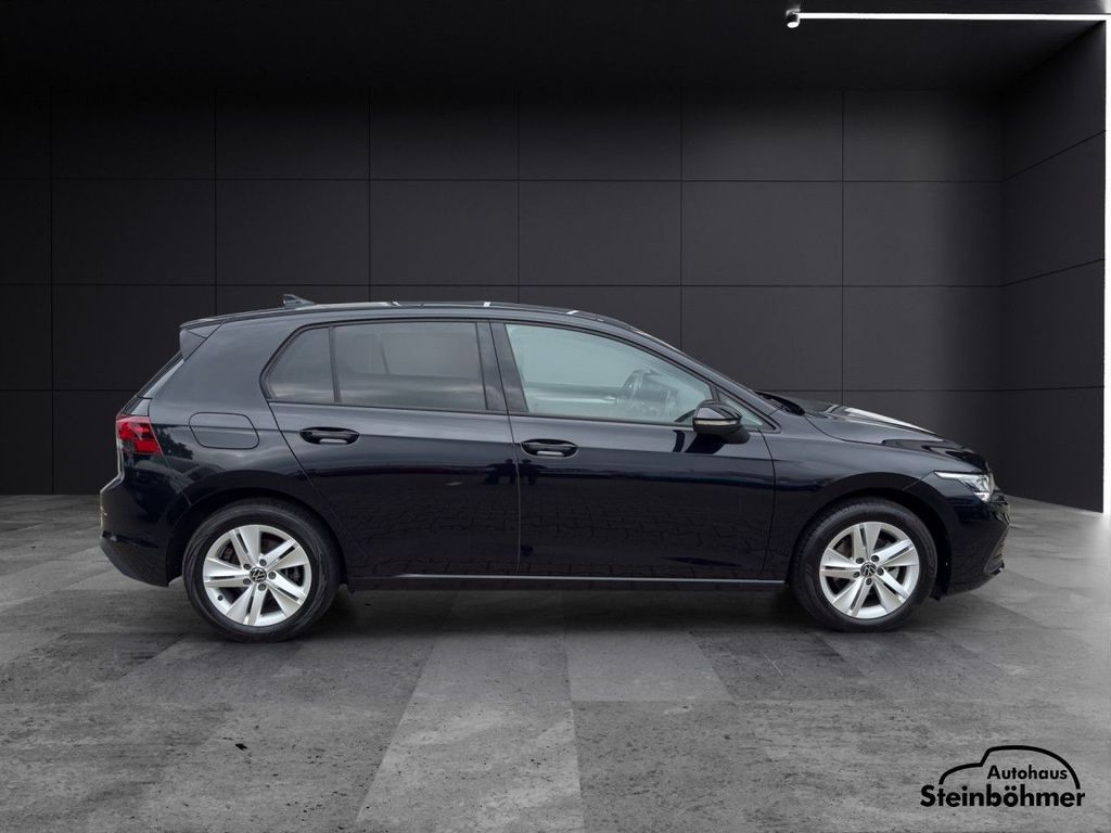Volkswagen Golf 2023 г. Чёрный, пробег 47602 км
