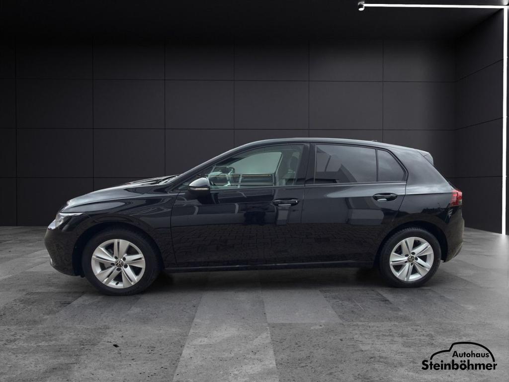 Volkswagen Golf 2023 г. Чёрный, пробег 43907 км