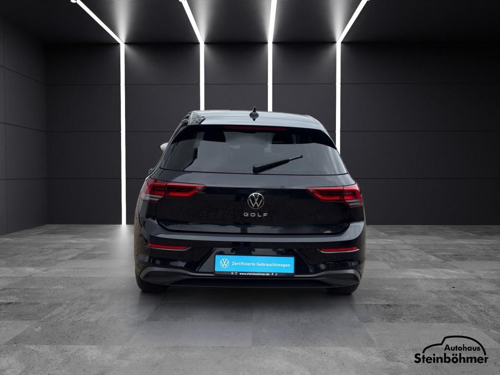 Volkswagen Golf 2023 г. Чёрный, пробег 43907 км