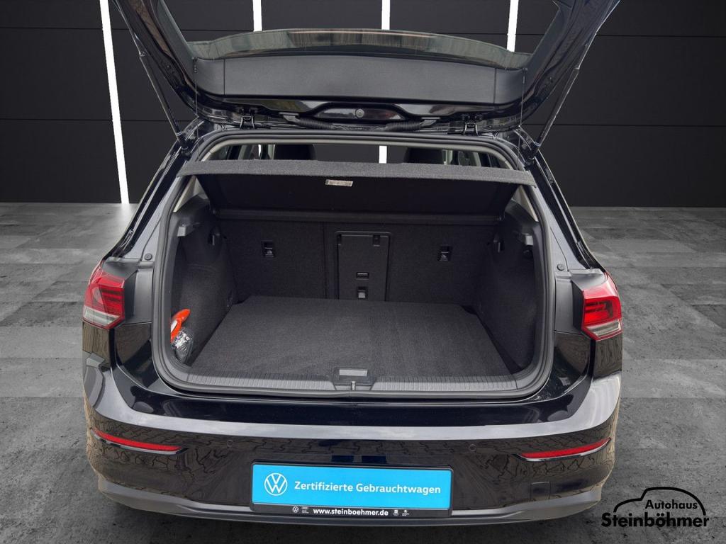 Volkswagen Golf 2023 г. Чёрный, пробег 43907 км