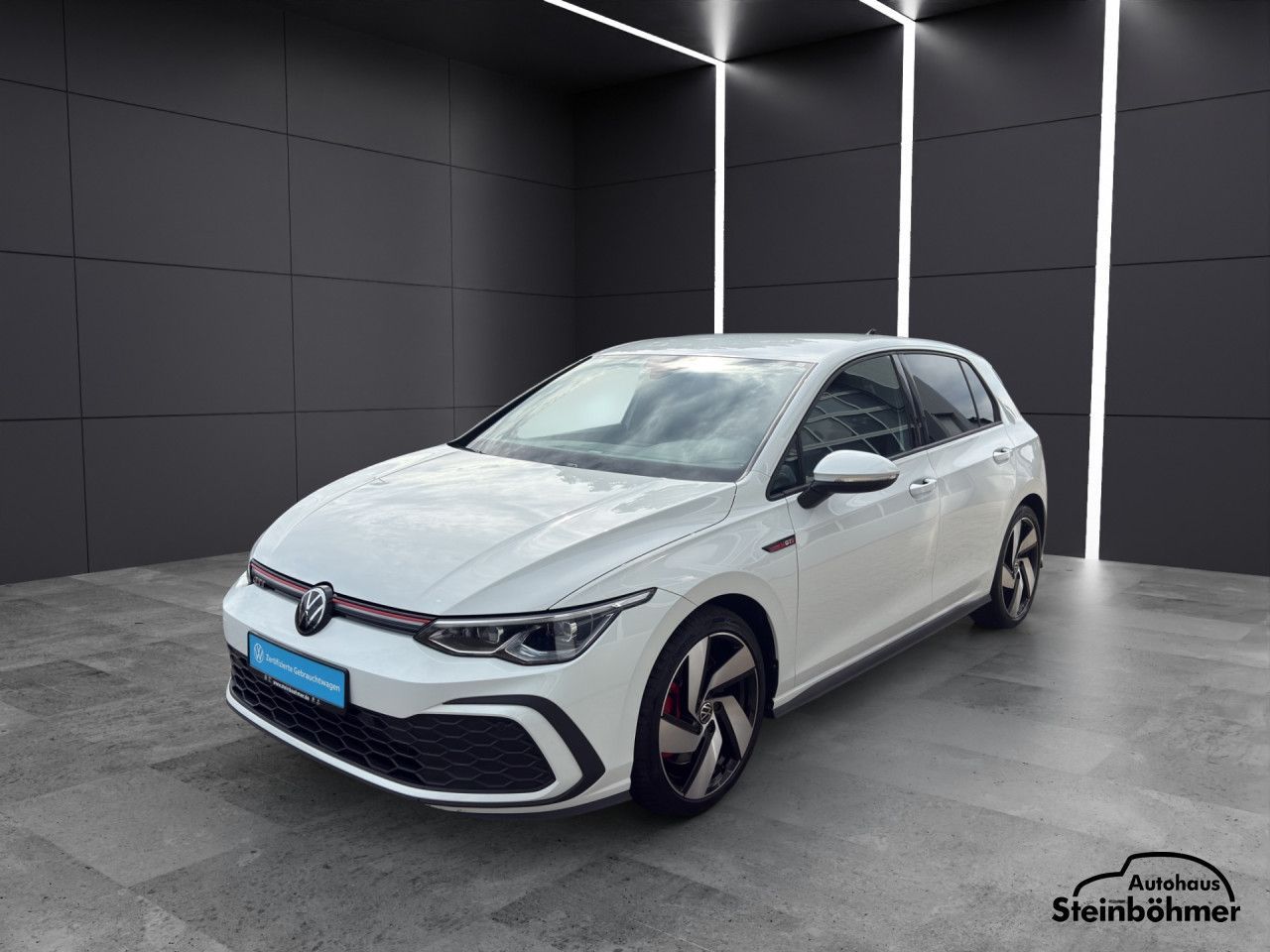 Volkswagen Golf 2024 г. Белый, пробег 39858 км