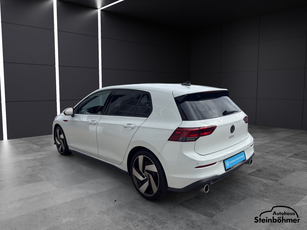 Volkswagen Golf 2024 г. Белый, пробег 39858 км