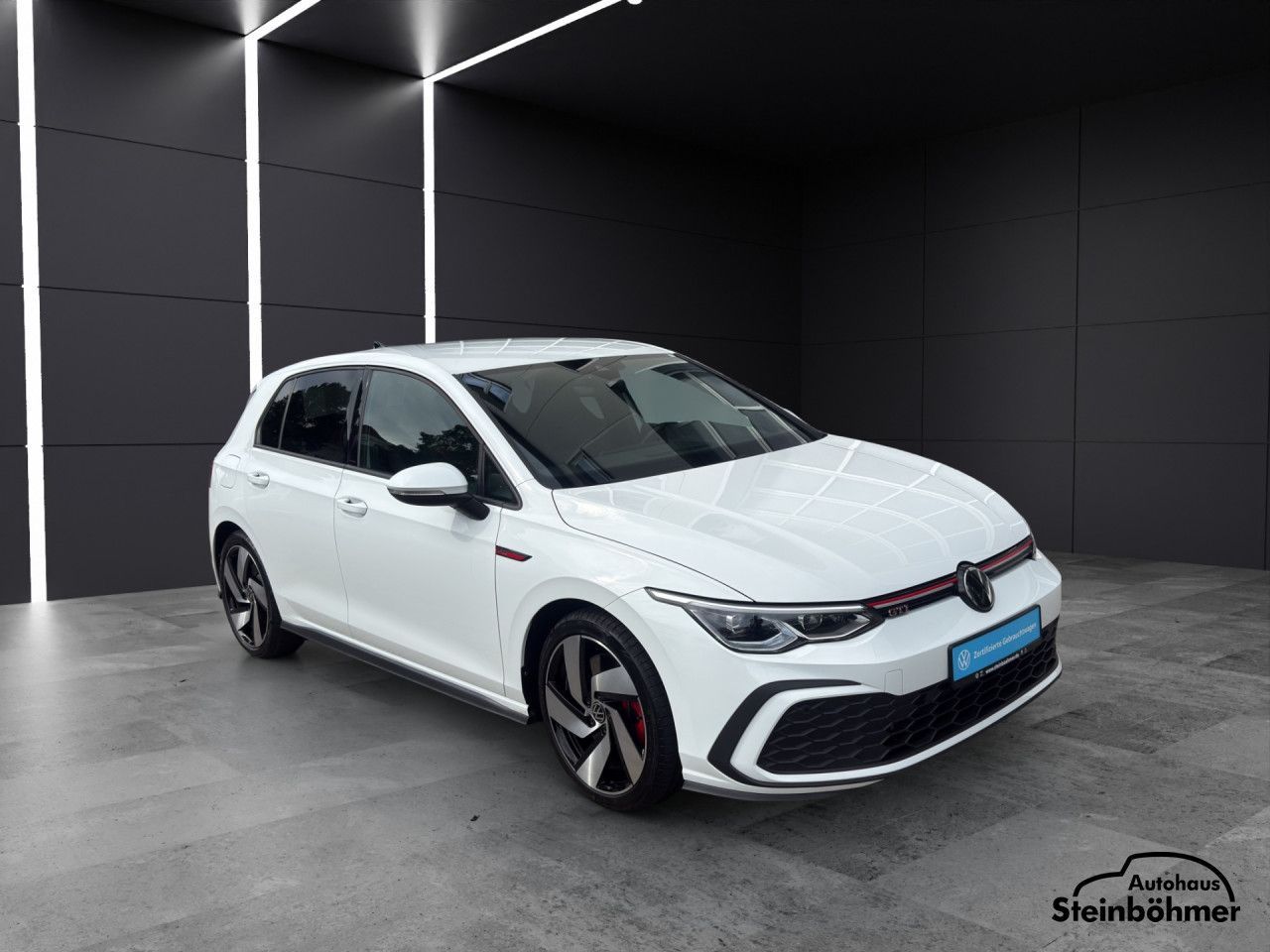 Volkswagen Golf 2024 г. Белый, пробег 39858 км