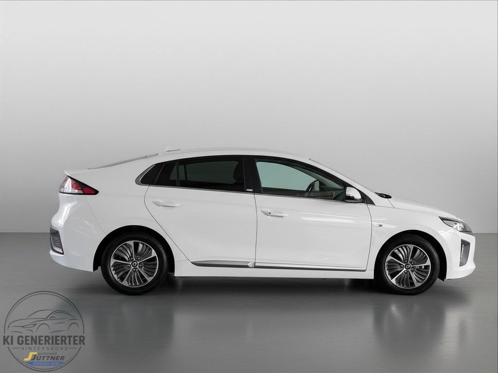 Hyundai IONIQ 2021 г. Белый, пробег 48573 км