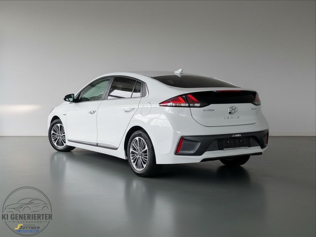 Hyundai IONIQ 2021 г. Белый, пробег 48573 км
