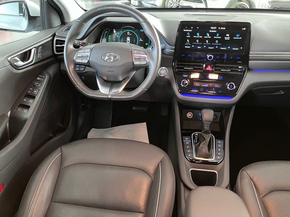 Hyundai IONIQ 2021 г. Белый, пробег 48573 км