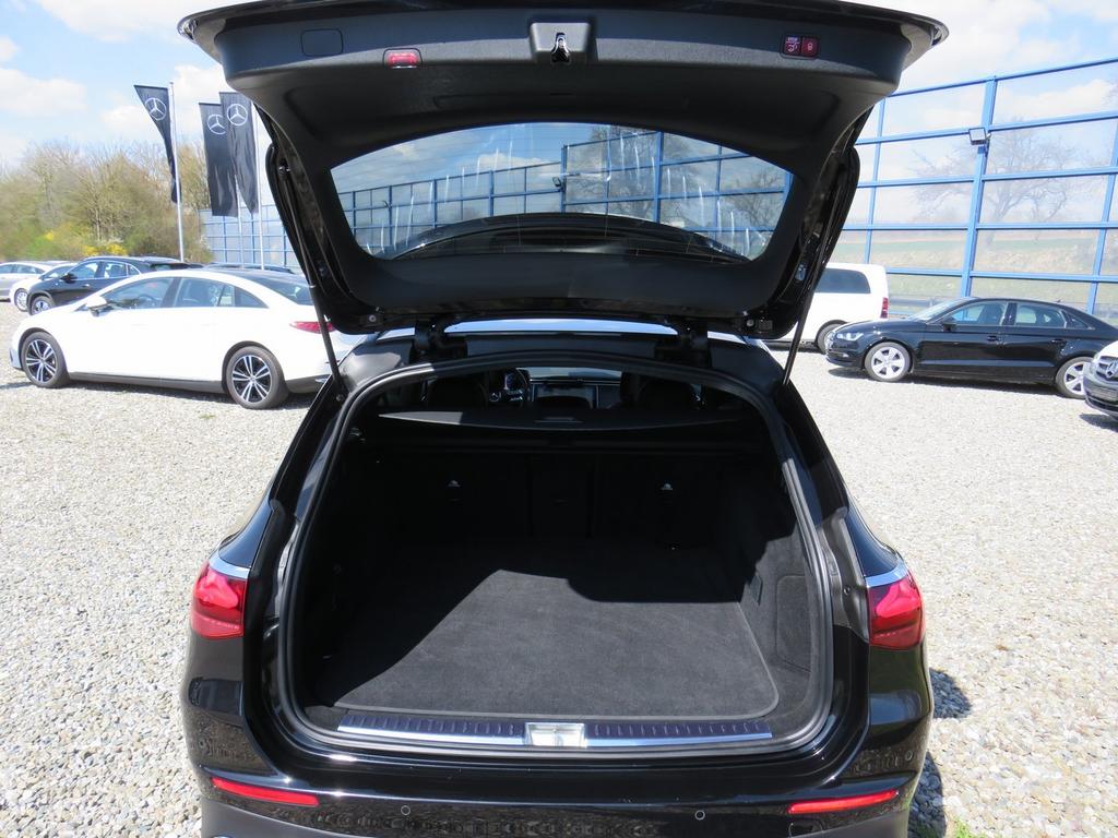 Mercedes-Benz E 200 2023 г. Чёрный, пробег 30882 км