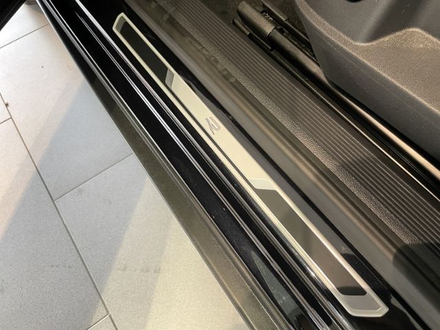Volkswagen T-Roc 2022 г. Чёрный, пробег 17350 км