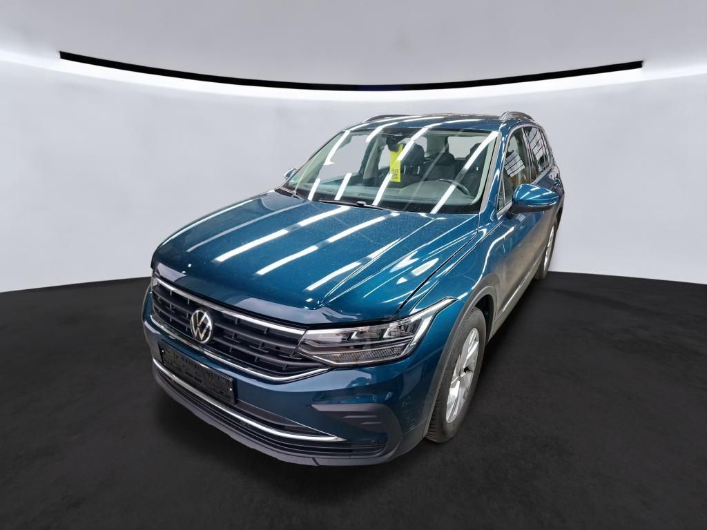 Volkswagen Tiguan 2022 г. Синий, пробег 57369 км