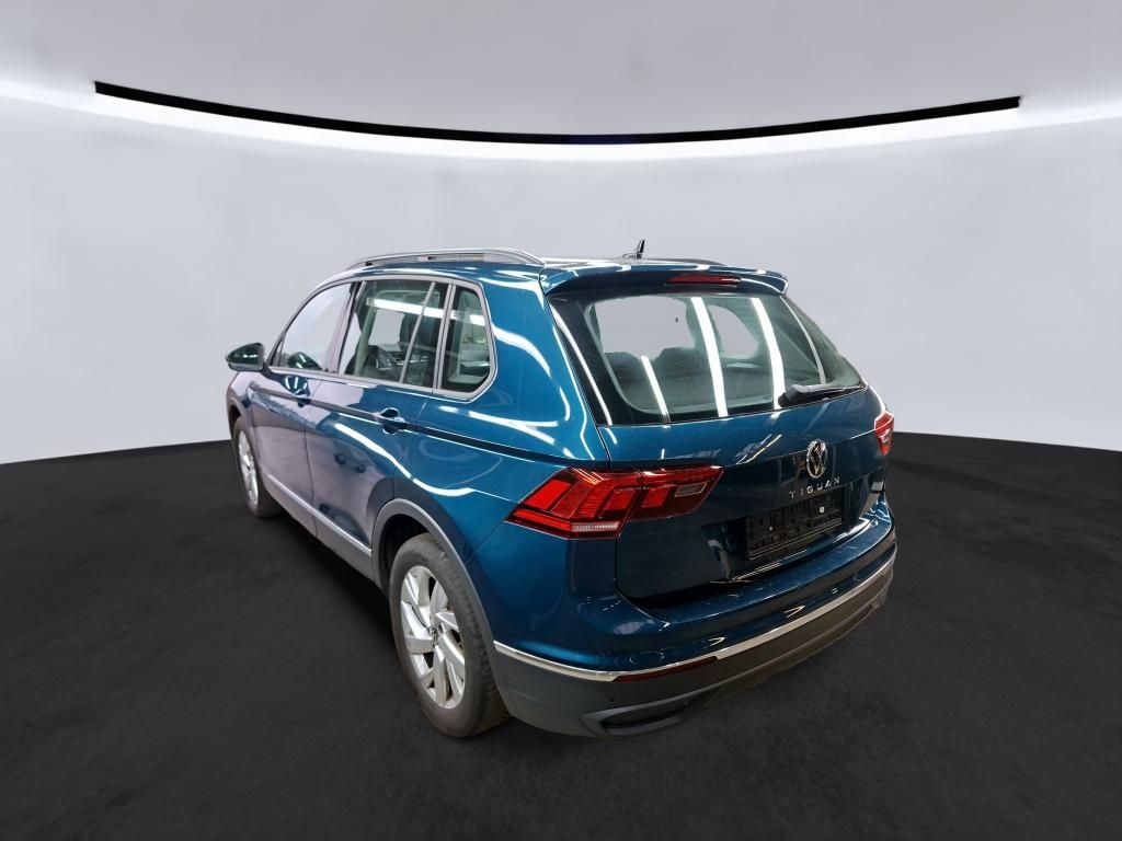 Volkswagen Tiguan 2022 г. Синий, пробег 57369 км