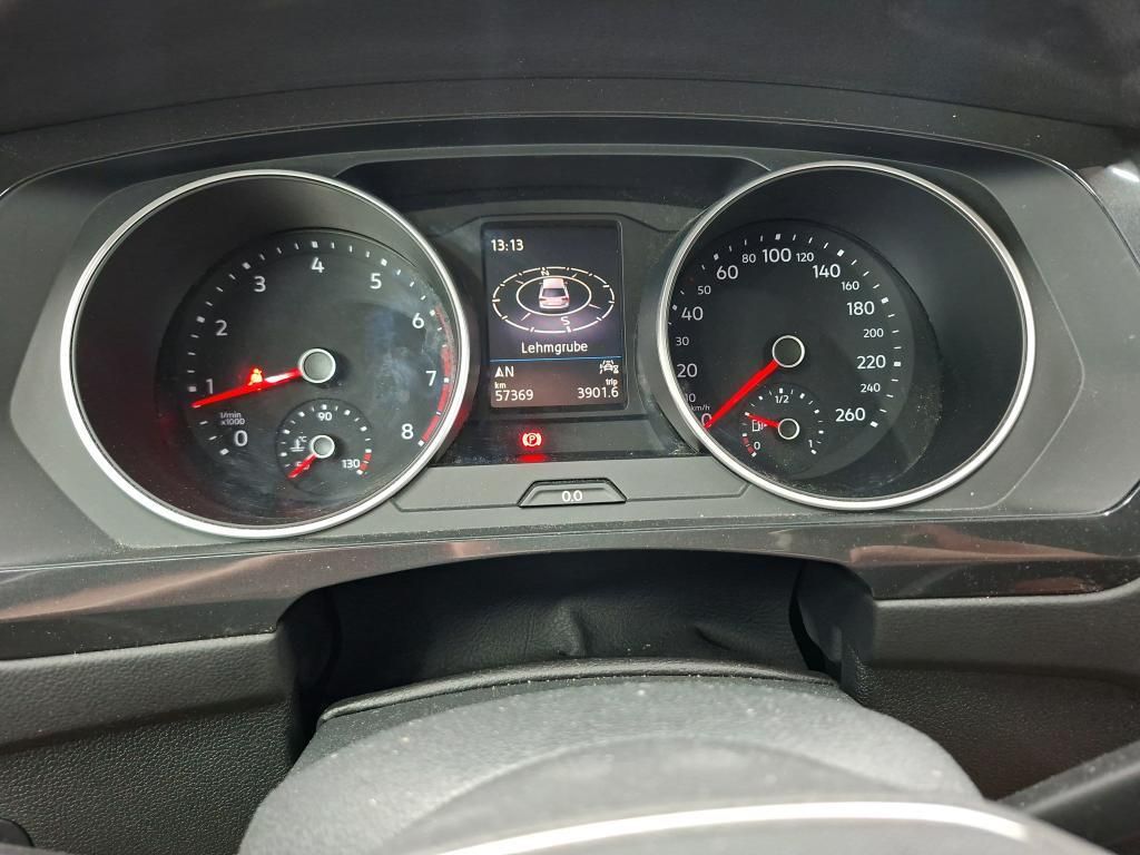 Volkswagen Tiguan 2022 г. Синий, пробег 57369 км