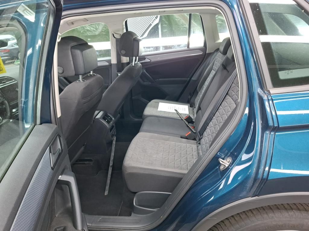 Volkswagen Tiguan 2022 г. Синий, пробег 57369 км