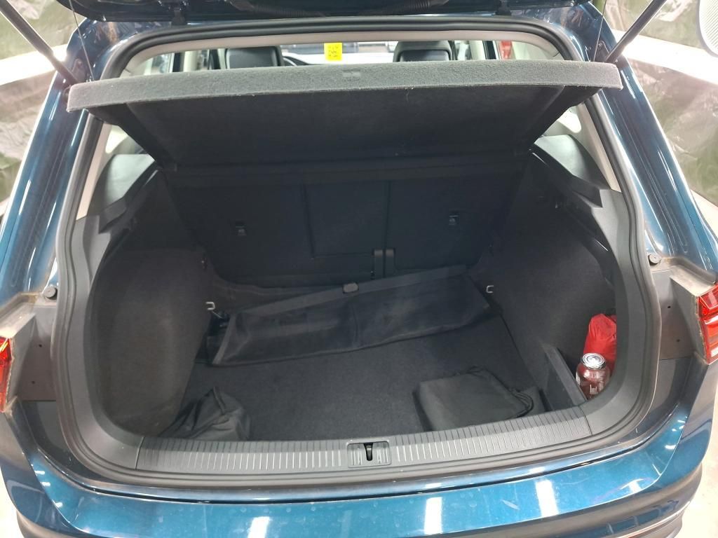 Volkswagen Tiguan 2022 г. Синий, пробег 57369 км