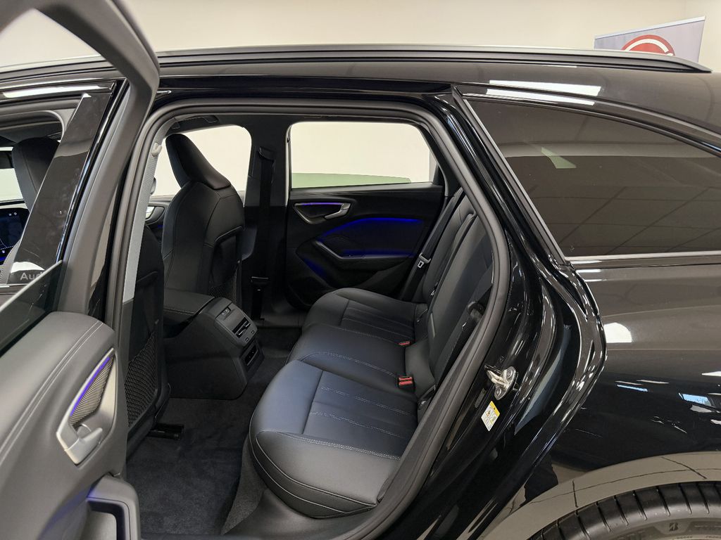 Audi A5 2025 г. Чёрный, пробег 16100 км