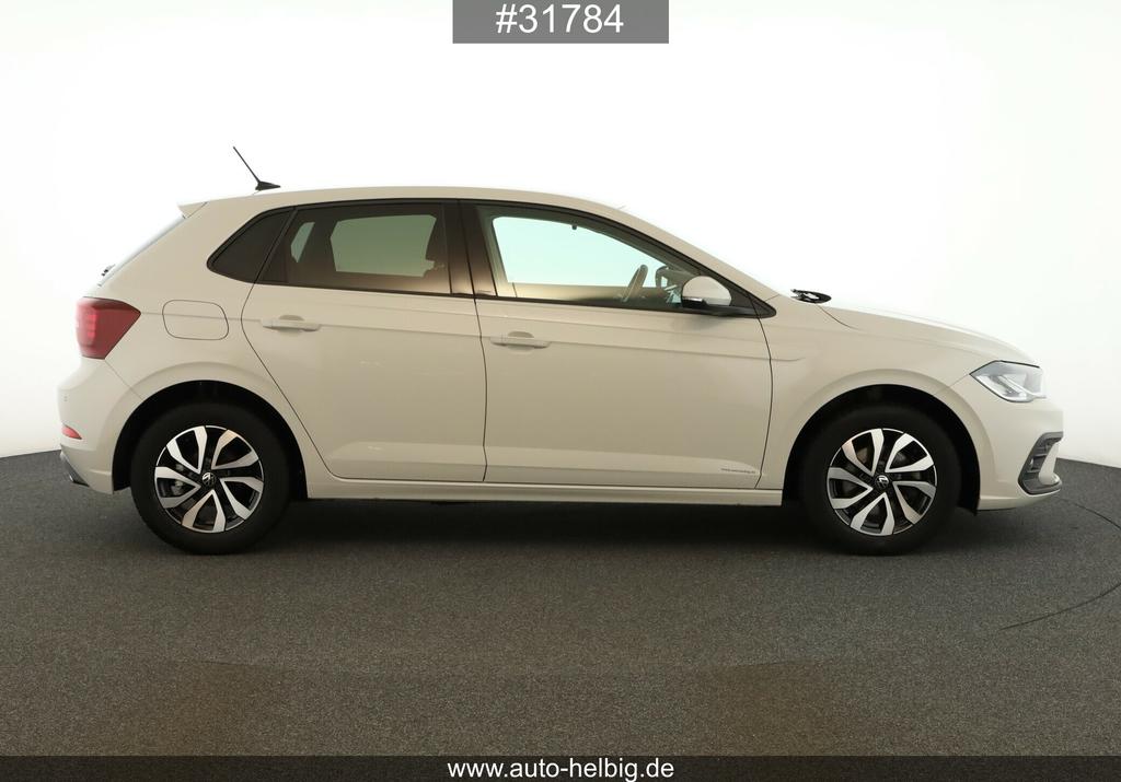 Volkswagen Polo 2023 г. Серый, пробег 43200 км
