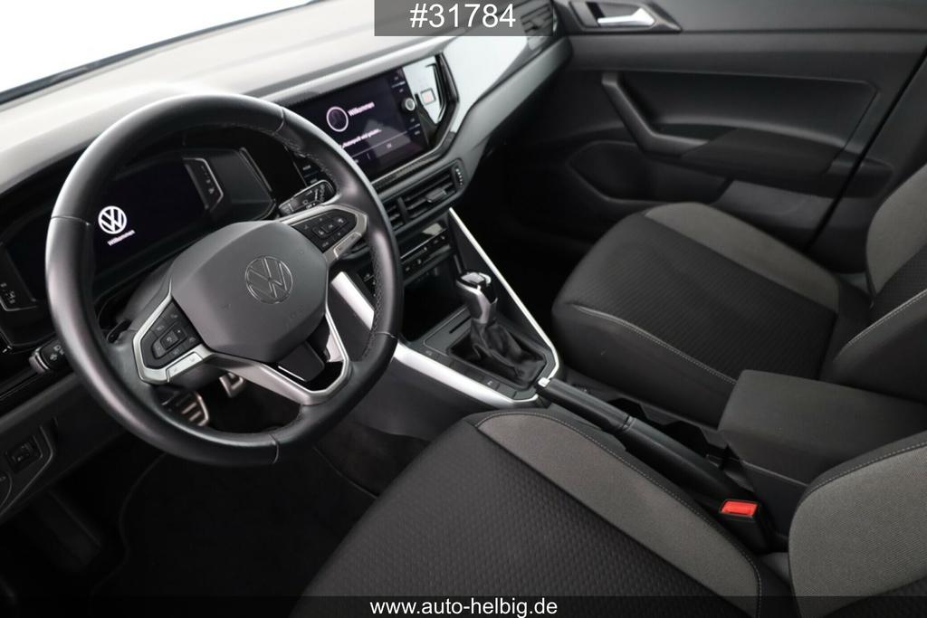 Volkswagen Polo 2023 г. Серый, пробег 43200 км