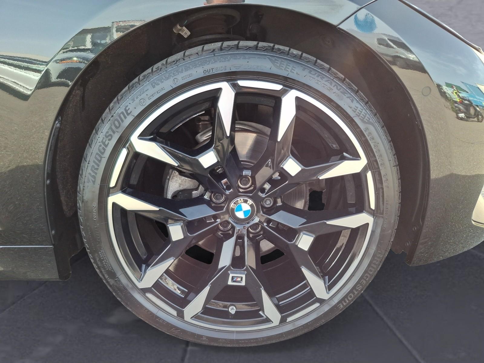 BMW 320 2025 г. Чёрный, пробег 13900 км