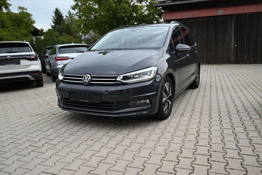 Volkswagen Touran 2025 г. Серый, пробег 35000 км