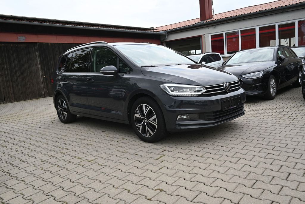Volkswagen Touran 2025 г. Серый, пробег 35000 км
