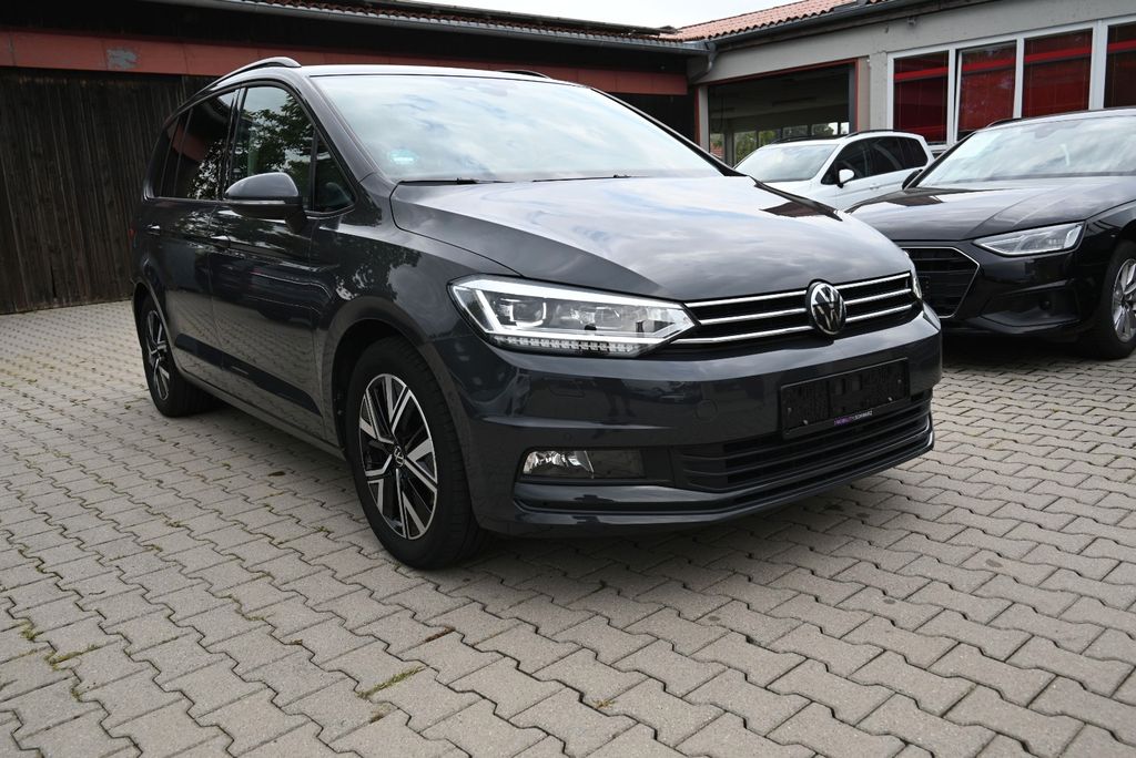 Volkswagen Touran 2025 г. Серый, пробег 35000 км