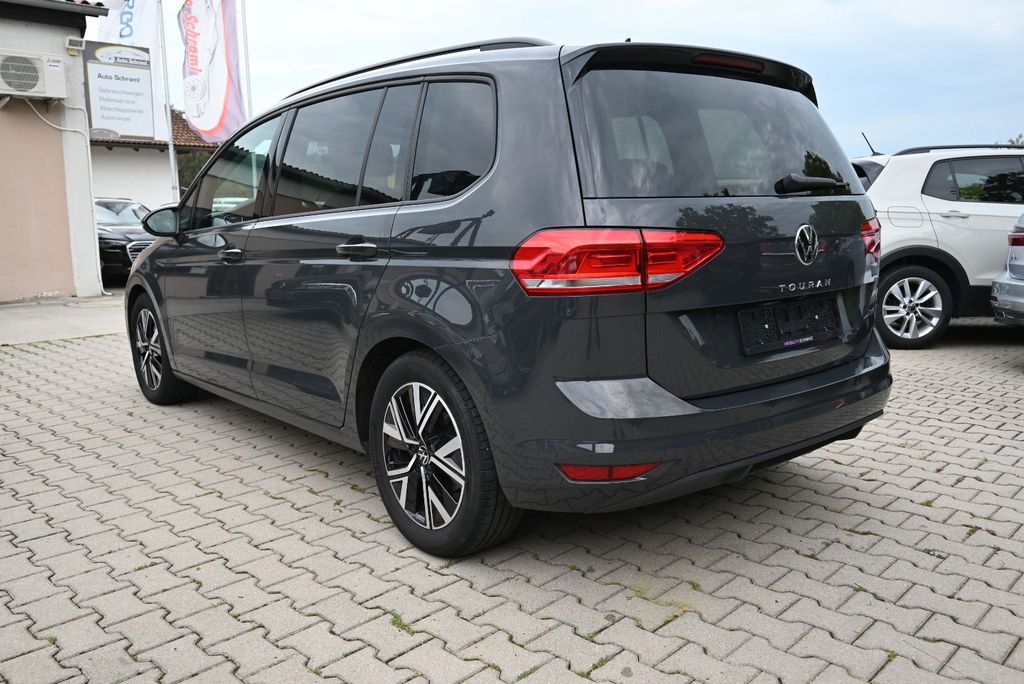 Volkswagen Touran 2025 г. Серый, пробег 35000 км