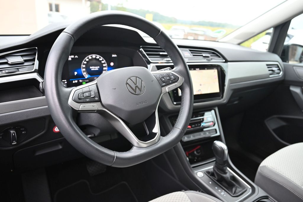 Volkswagen Touran 2025 г. Серый, пробег 35000 км