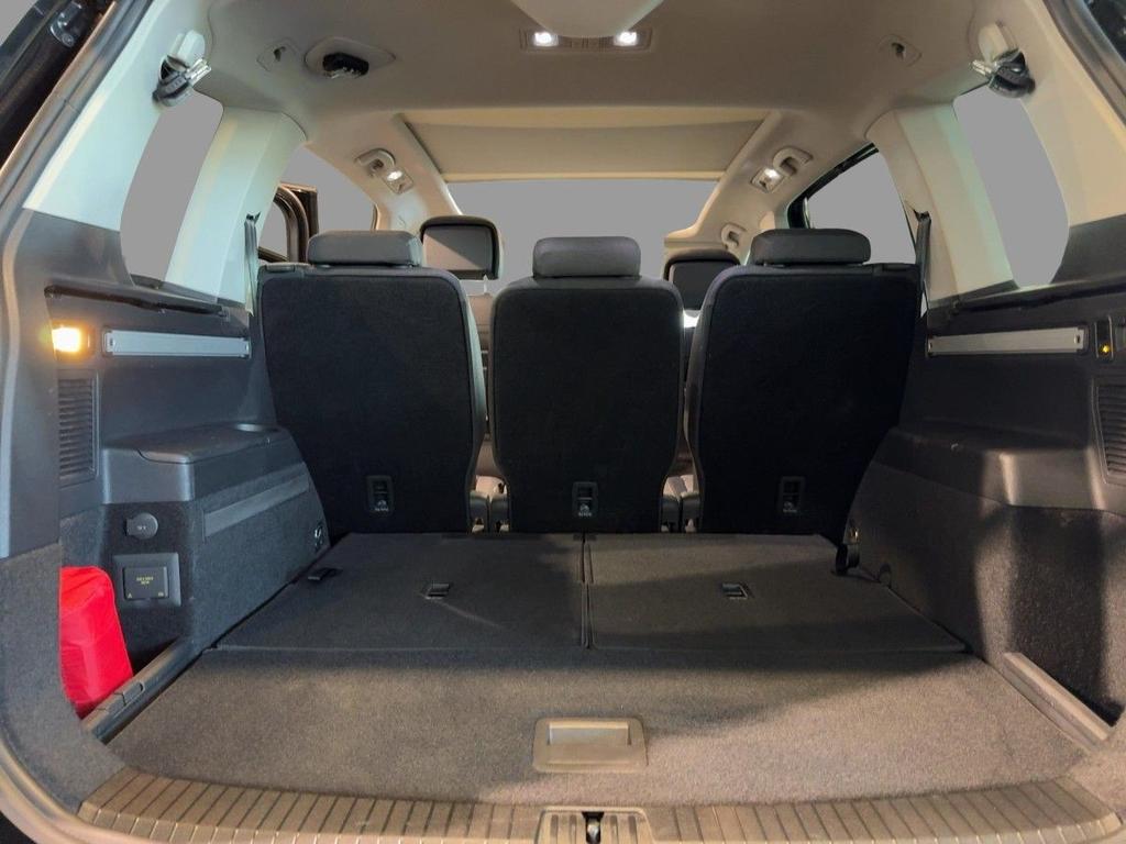 Volkswagen Touran 2025 г. Чёрный, пробег 17900 км