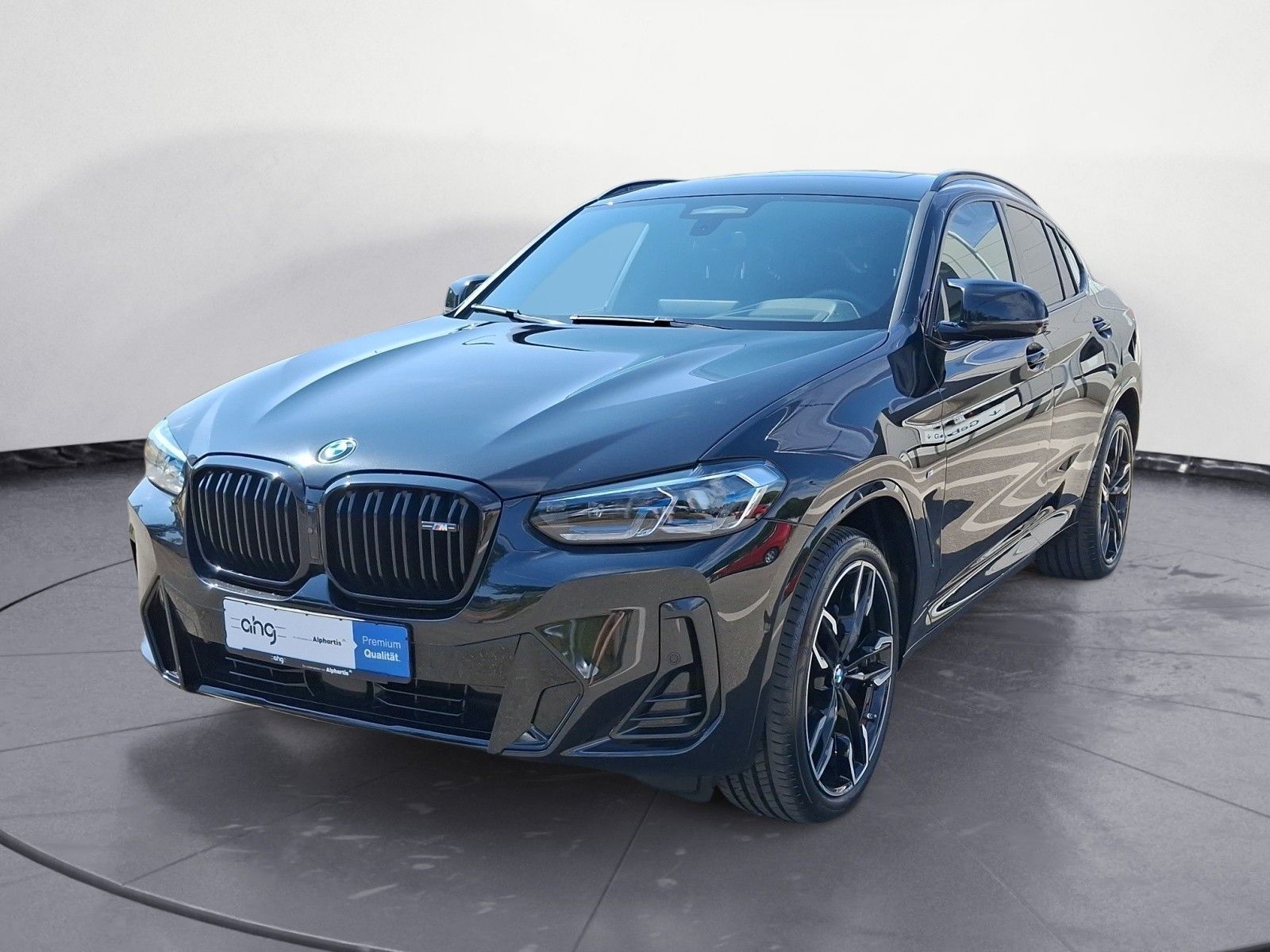 BMW X4 M40 2025 г. Чёрный, пробег 33500 км