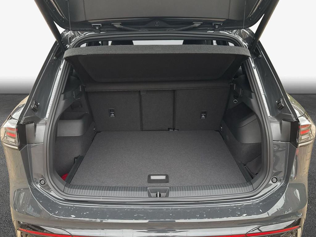 Volkswagen Tiguan 2026 г. Серый, пробег 4900 км