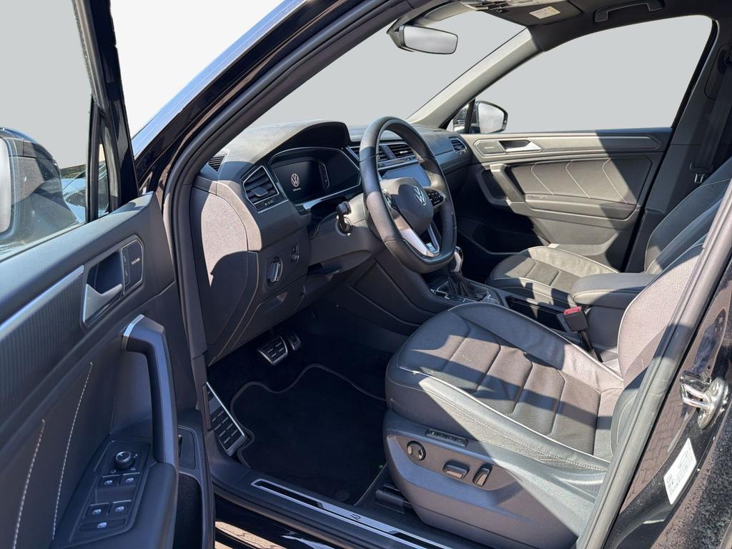 Volkswagen TIGUAN ALLSPACE 2023 г. Чёрный, пробег 36393 км