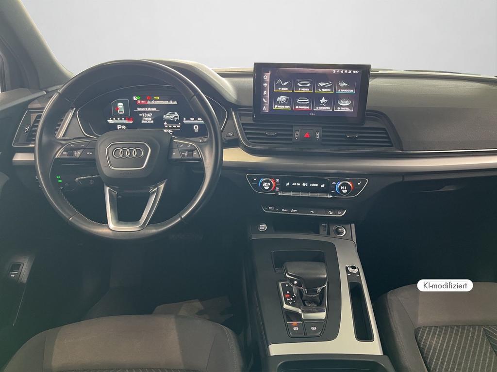 Audi Q5 2022 г. Чёрный, пробег 43840 км