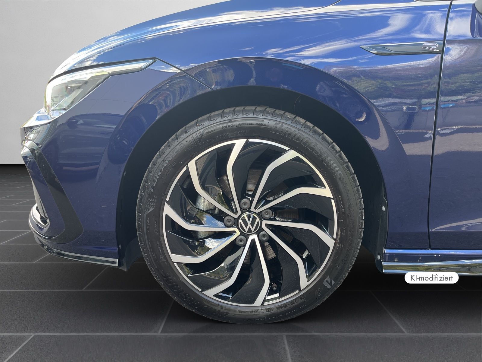 Volkswagen Golf 2024 г. Синий, пробег 19161 км