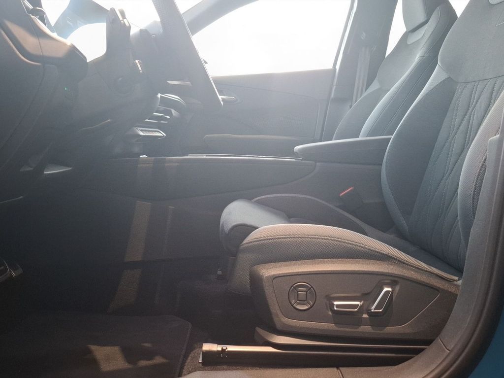 Audi Q3 2026 г. Синий, пробег 14500 км