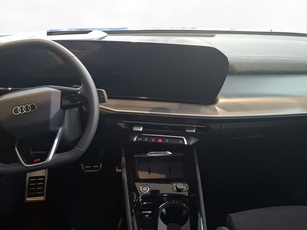 Audi Q3 2026 г. Синий, пробег 14500 км