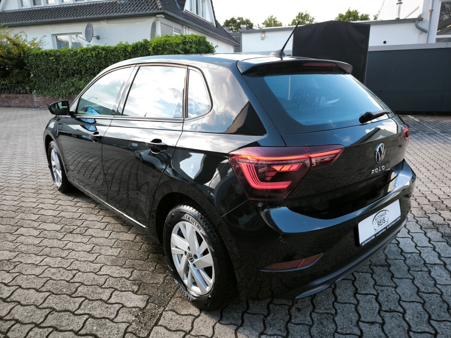 Volkswagen Polo 2023 г. Чёрный, пробег 23730 км