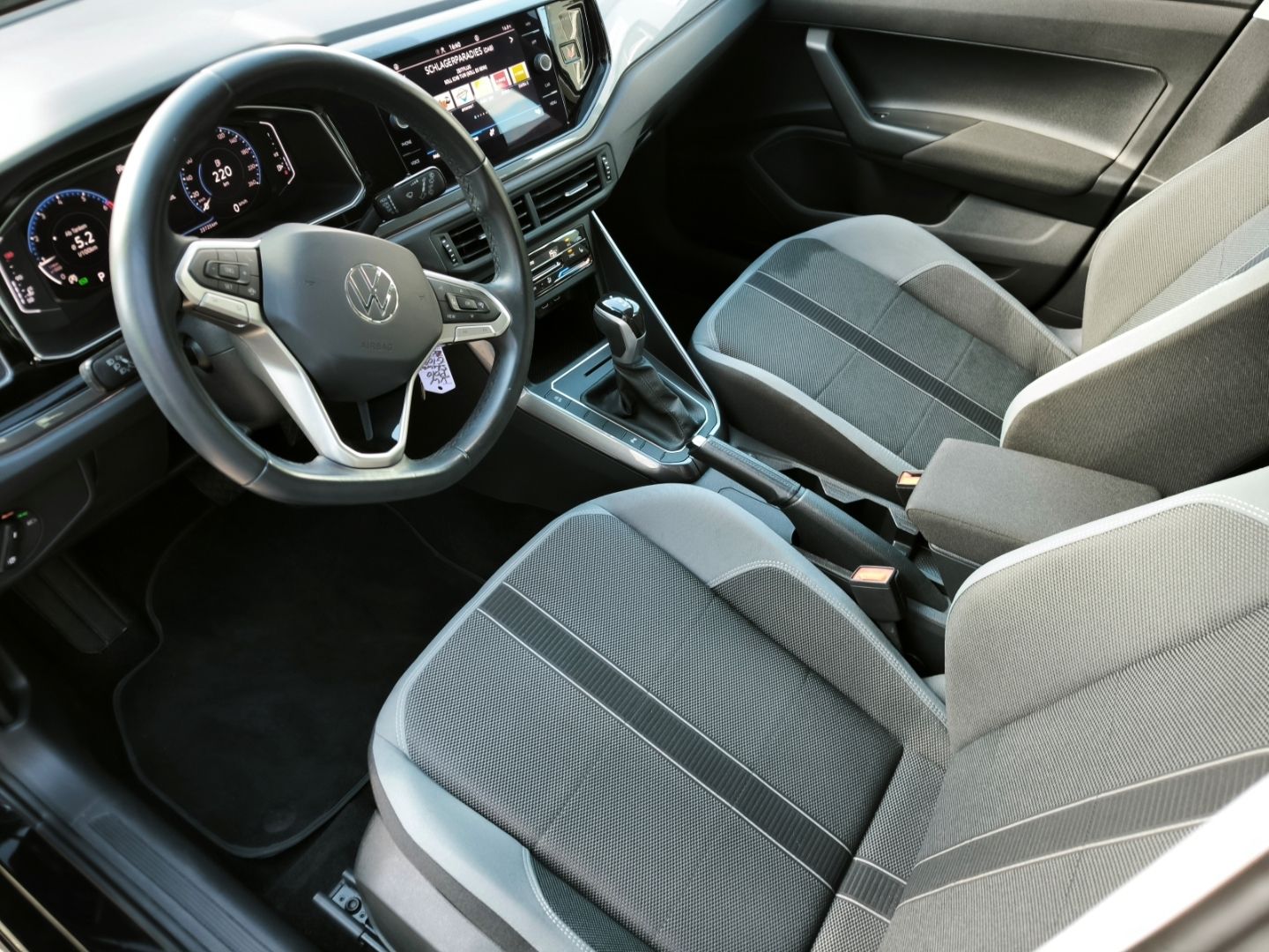 Volkswagen Polo 2023 г. Чёрный, пробег 23730 км