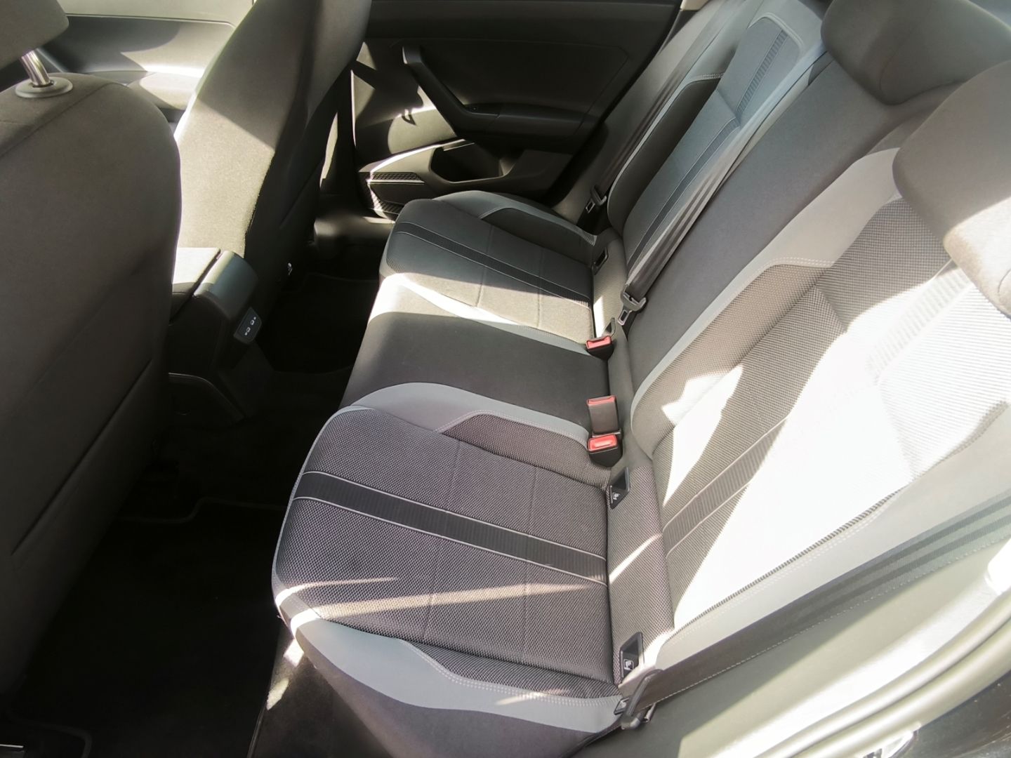 Volkswagen Polo 2023 г. Чёрный, пробег 23730 км