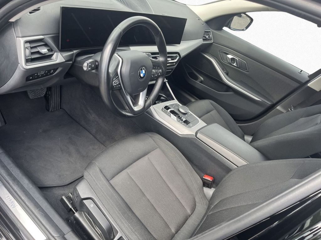 BMW 318 2023 г. Чёрный, пробег 33435 км