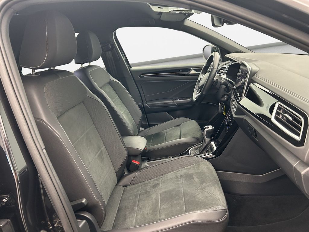 Volkswagen T-Roc 2023 г. Чёрный, пробег 41048 км