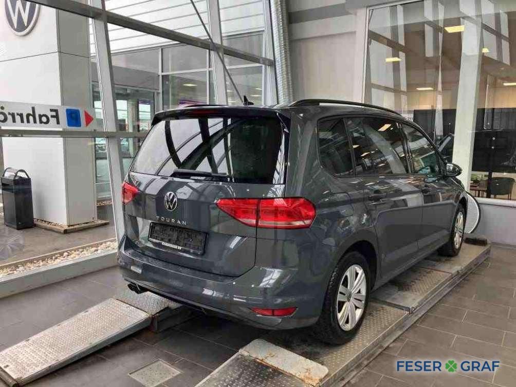 Volkswagen Touran 2026 г. Серый, пробег 18250 км