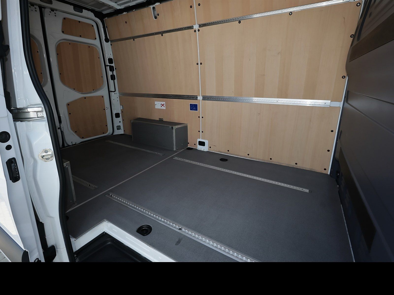 Mercedes-Benz SPRINTER 2024 г. Белый, пробег 29580 км