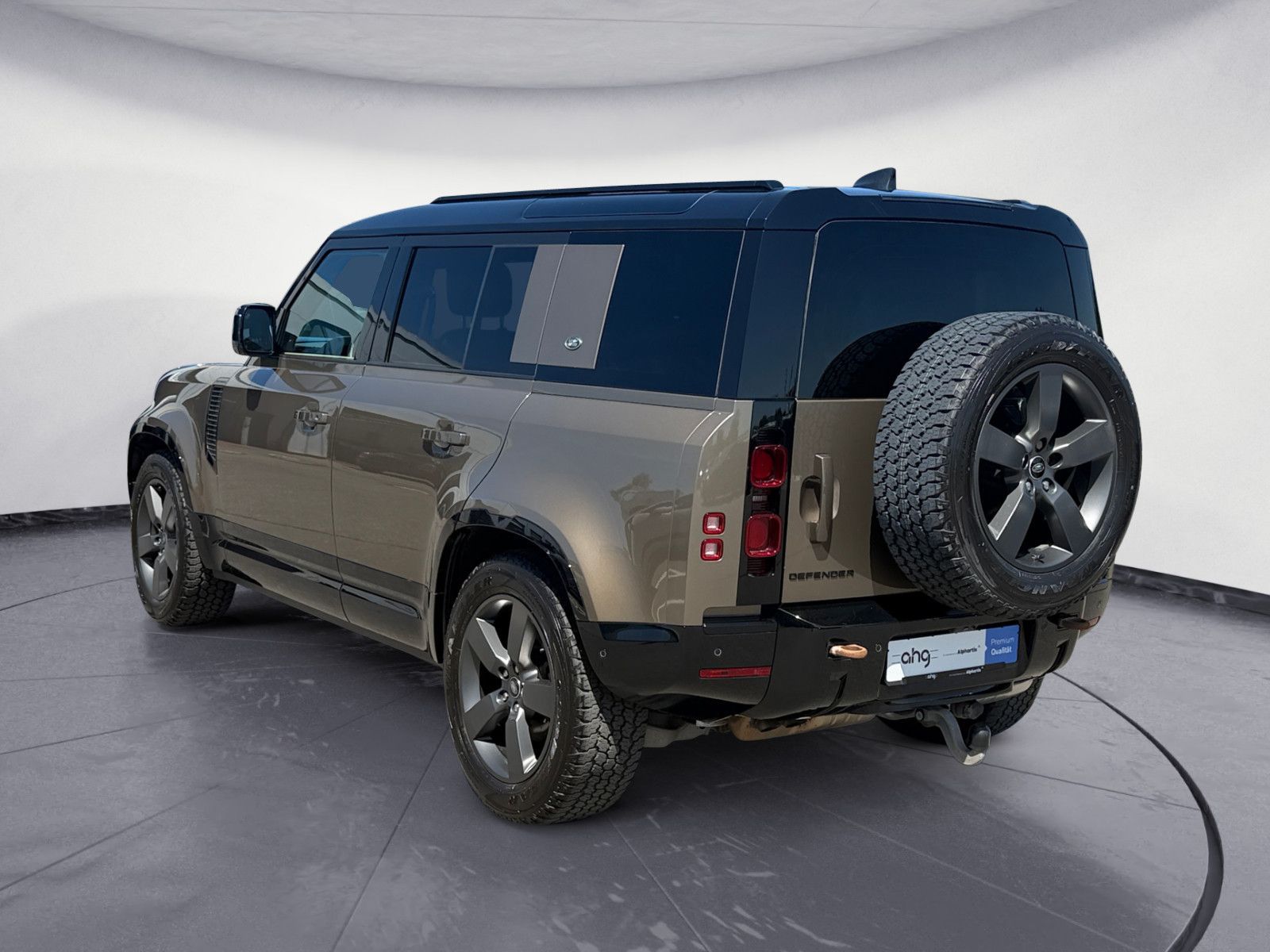 Land Rover Defender 2022 г. Белый, пробег 58305 км