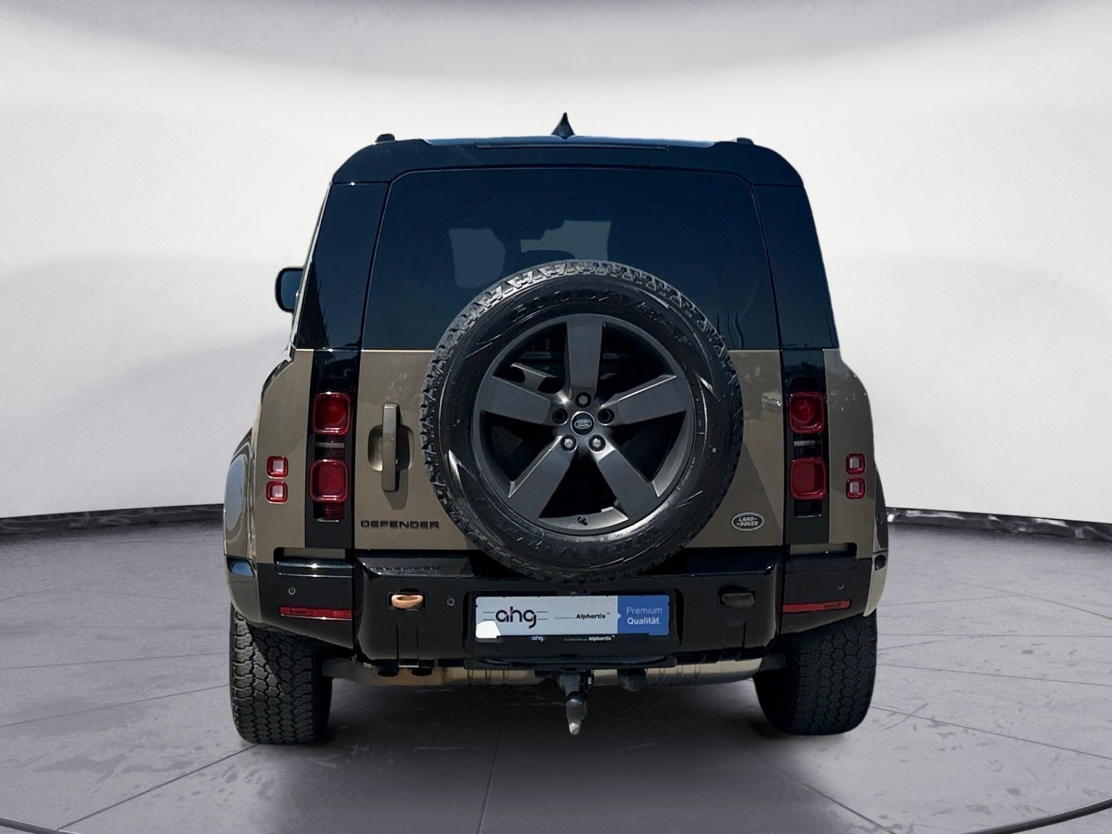 Land Rover Defender 2022 г. Белый, пробег 58305 км