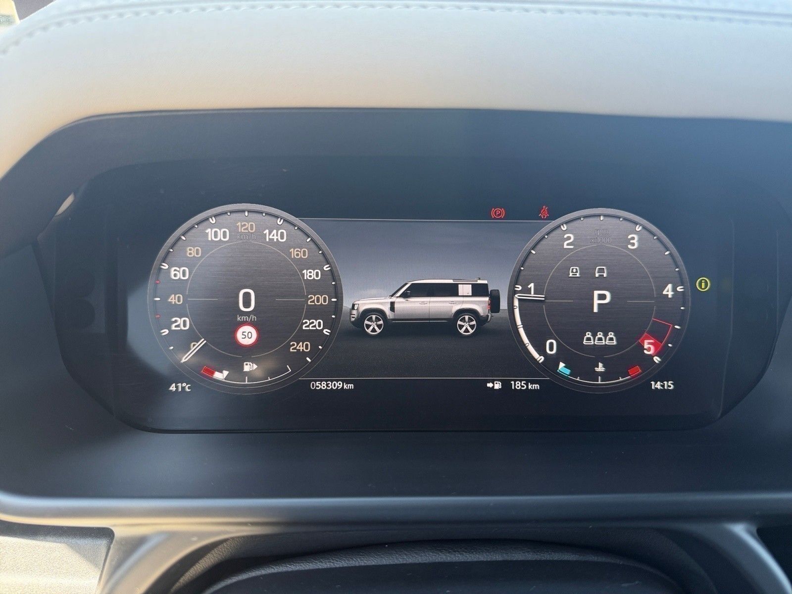 Land Rover Defender 2022 г. Белый, пробег 58305 км