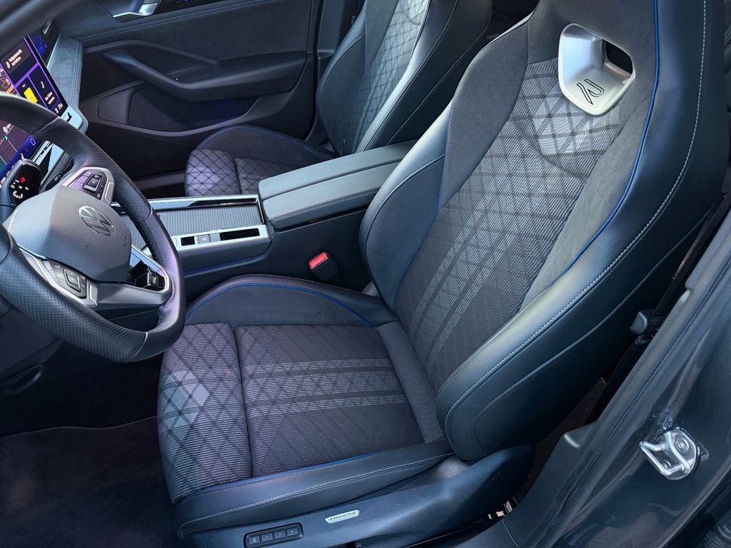 Volkswagen PASSAT VARIANT 2025 г. Серый, пробег 35286 км