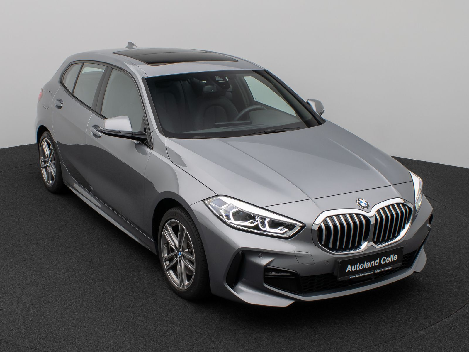 BMW 118 2022 г. Серый, пробег 17436 км