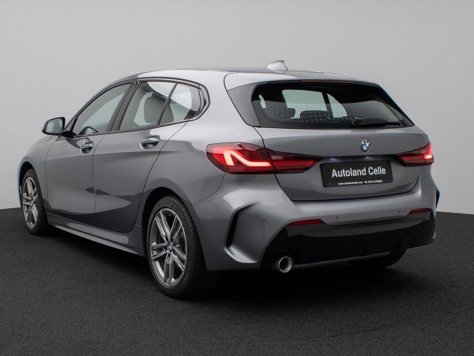 BMW 118 2022 г. Серый, пробег 17436 км