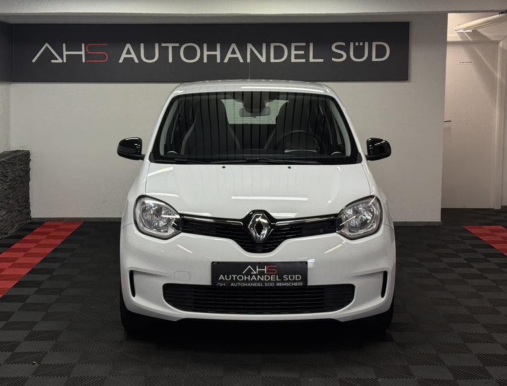 Renault Twingo 2023 г. Белый, пробег 41000 км