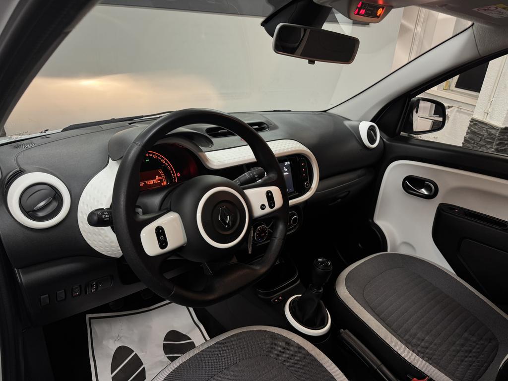 Renault Twingo 2023 г. Белый, пробег 41000 км