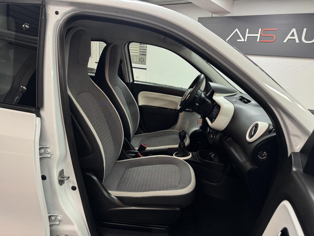 Renault Twingo 2023 г. Белый, пробег 41000 км